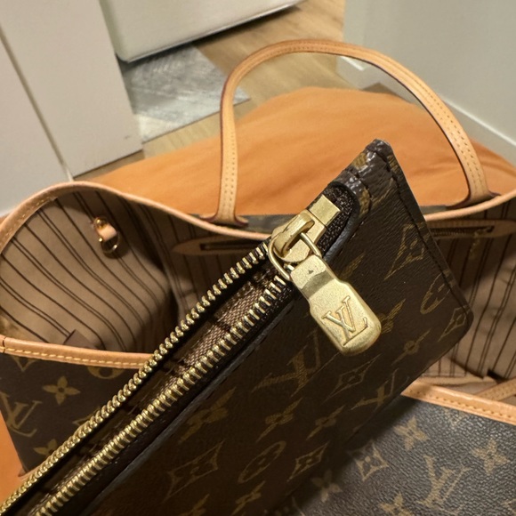LV Neverfull GM Monogram Bag - Picture 10 of 14